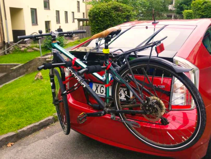 Cykelhållare för bagagelucka