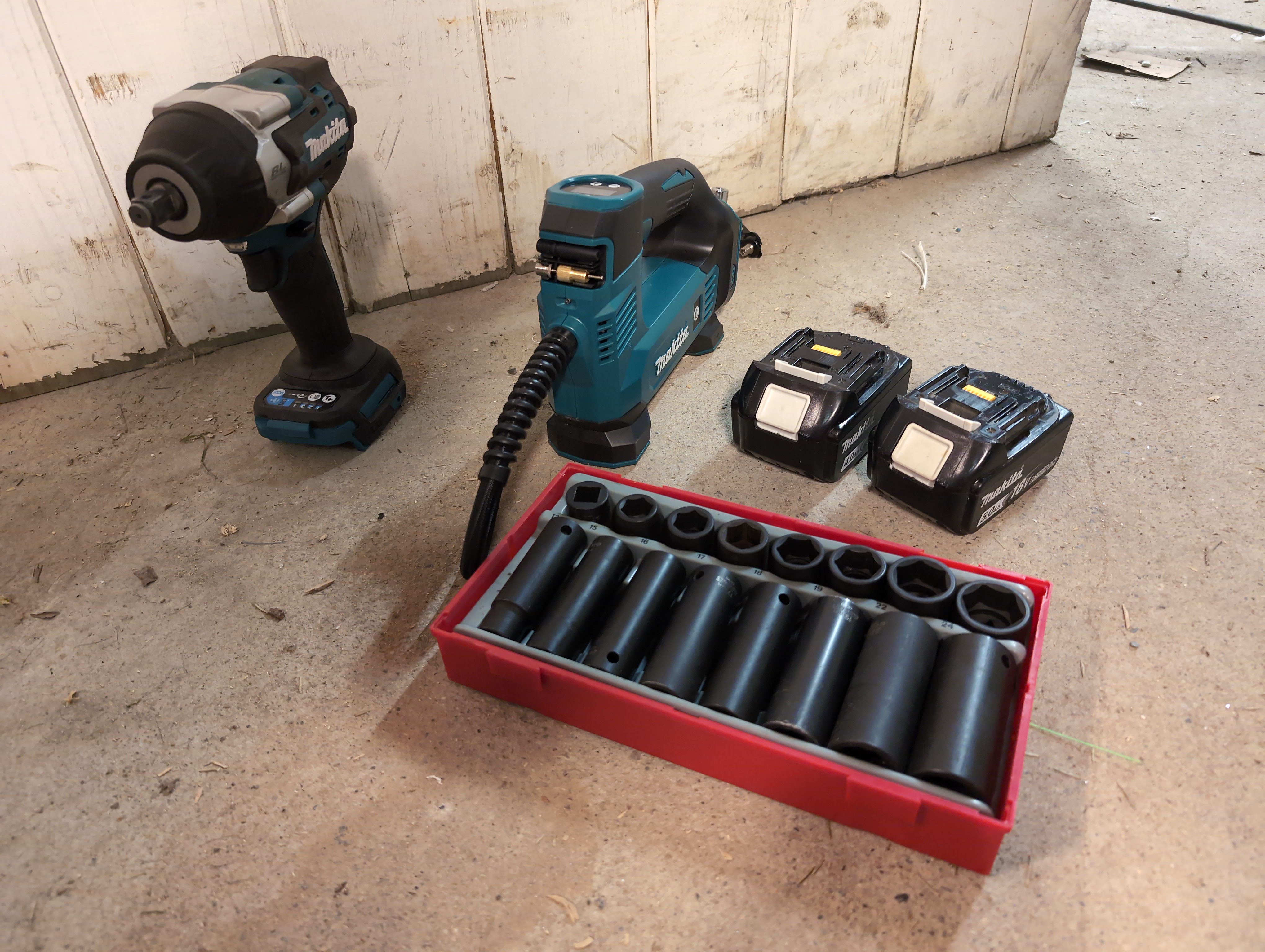 Makita muttertrekker med pipesett og kompressor 