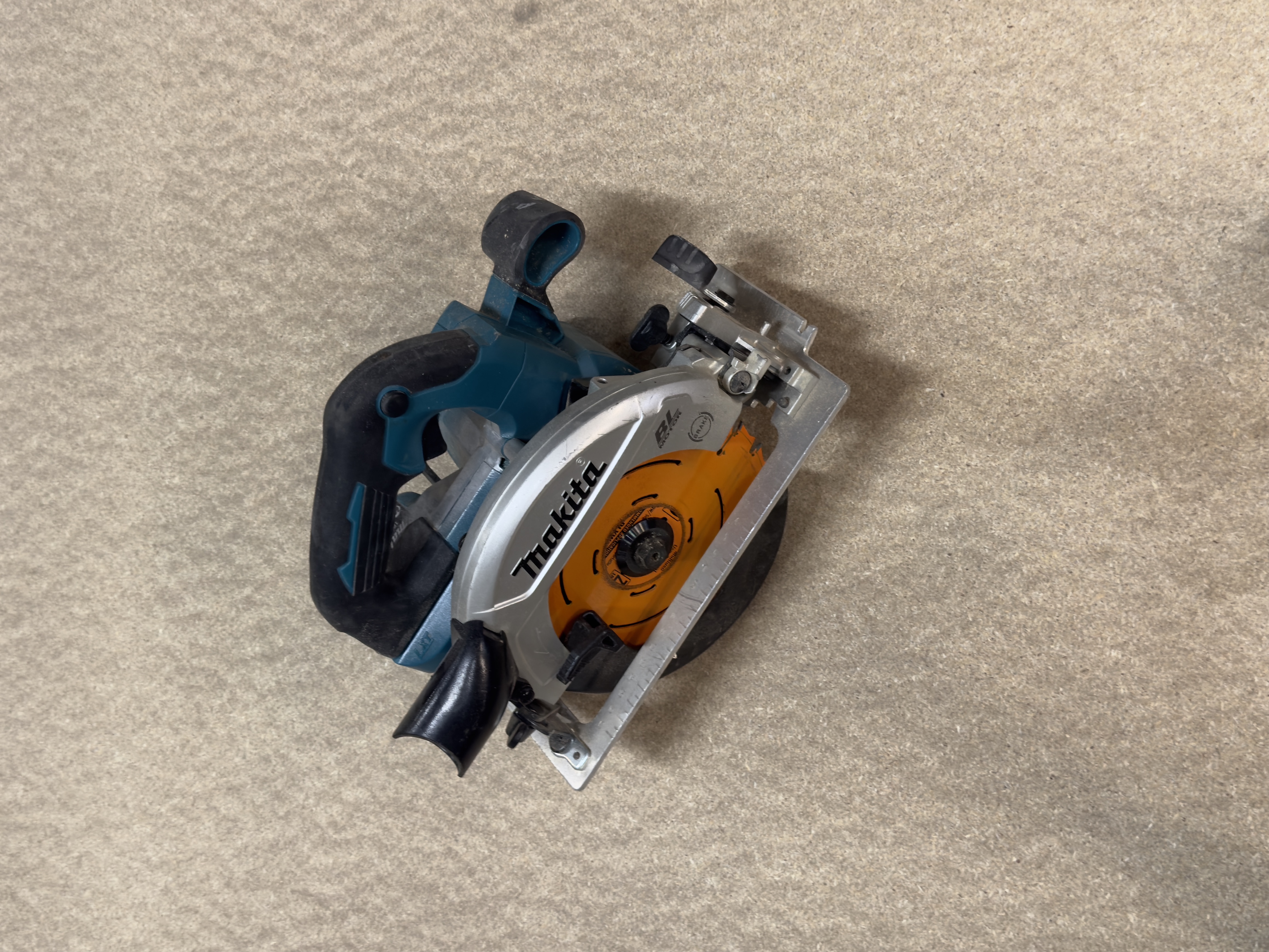 Makita dhs660 rundsav på batteri