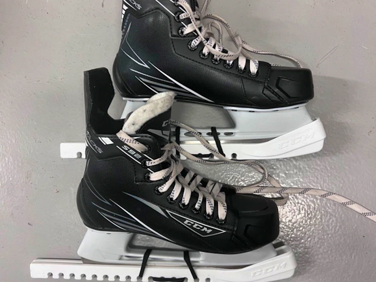 Ccm tacks as 550 hockey strl:39.