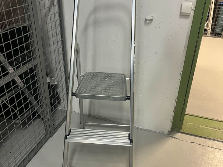 Stabil trappstege i aluminium (3 steg) – solna c