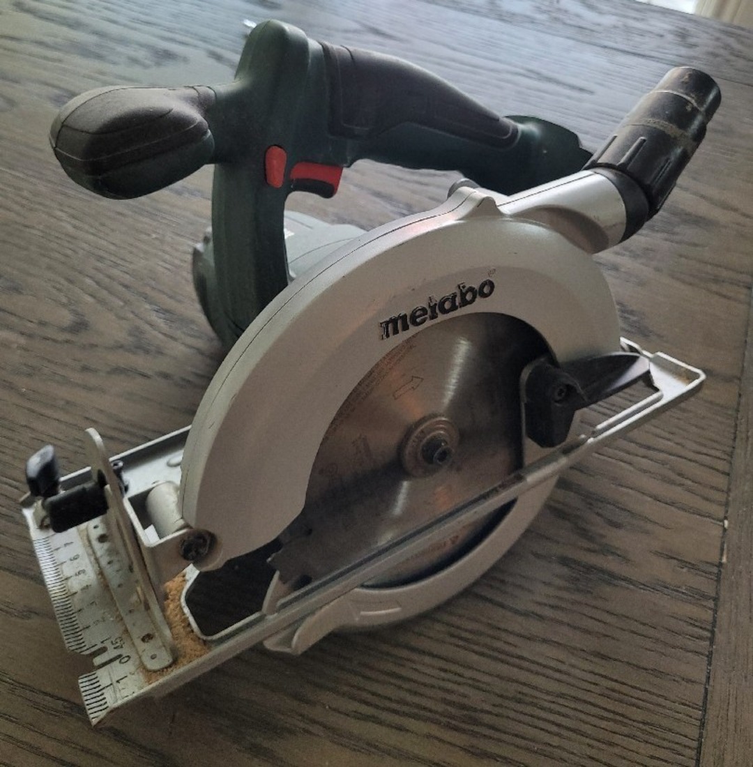 Metabo- sprek batteridrevet sirkelsag