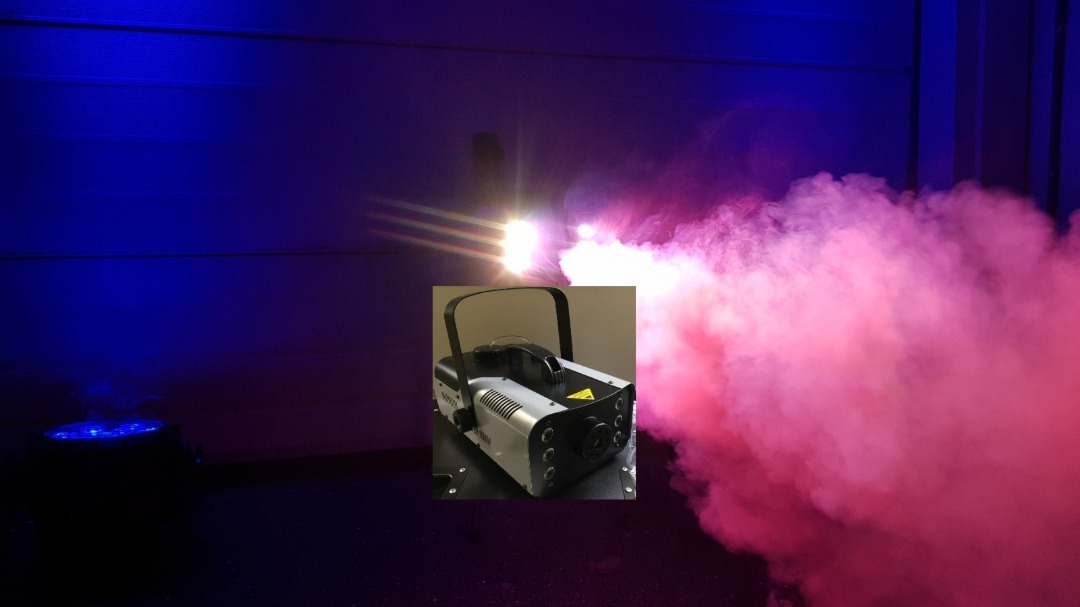Røykmaskin 1500 w med rgb led lys