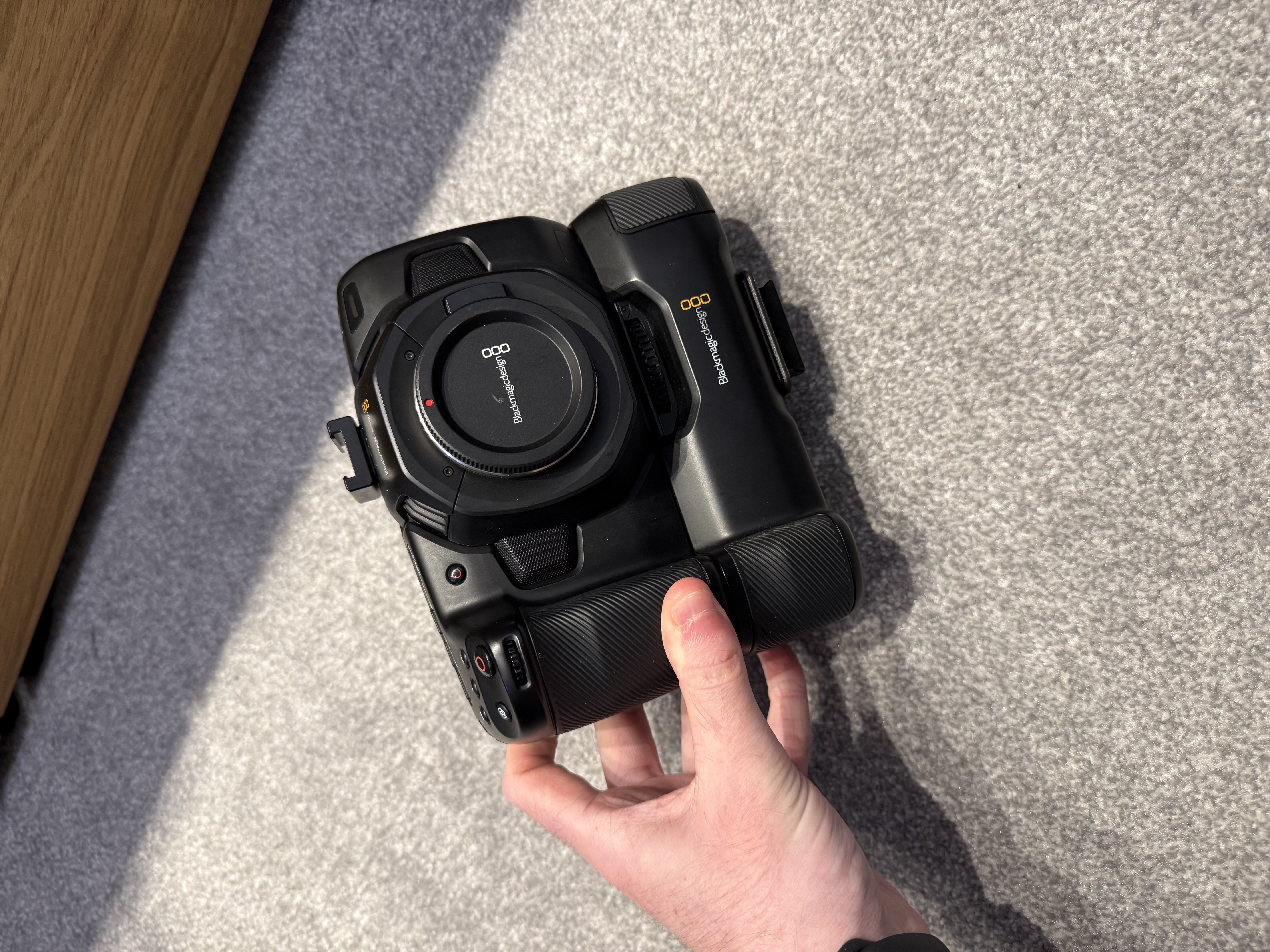 Blackmagic pocket cinema camera (with battery mount)