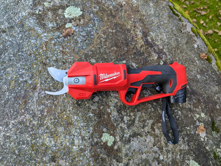Batteridriven sekatör från milwaukee