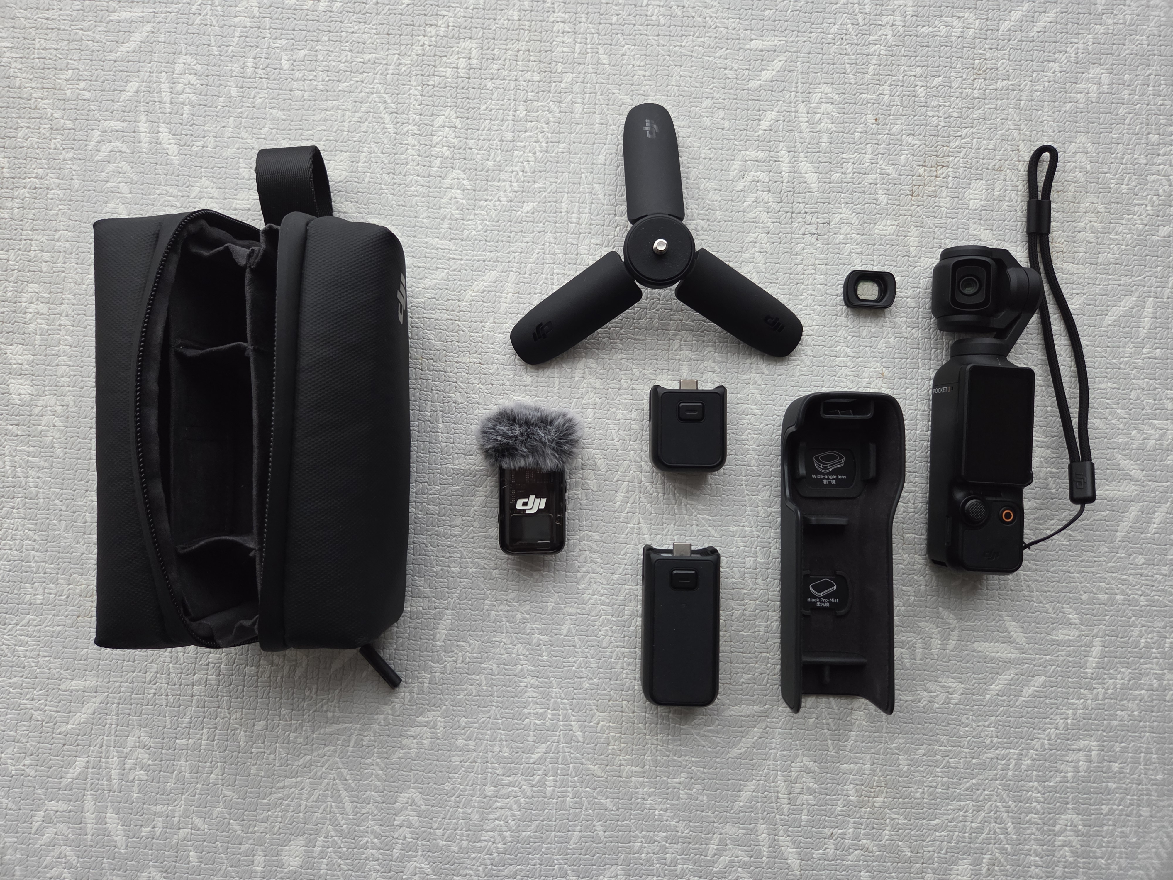 Dji osmo pocket 3 – creator combo | 4k gimbal camera + nicrosd card