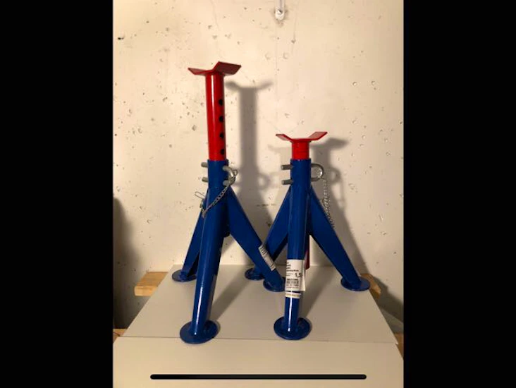 2stk støttebukker 1,5t. leies ut i par