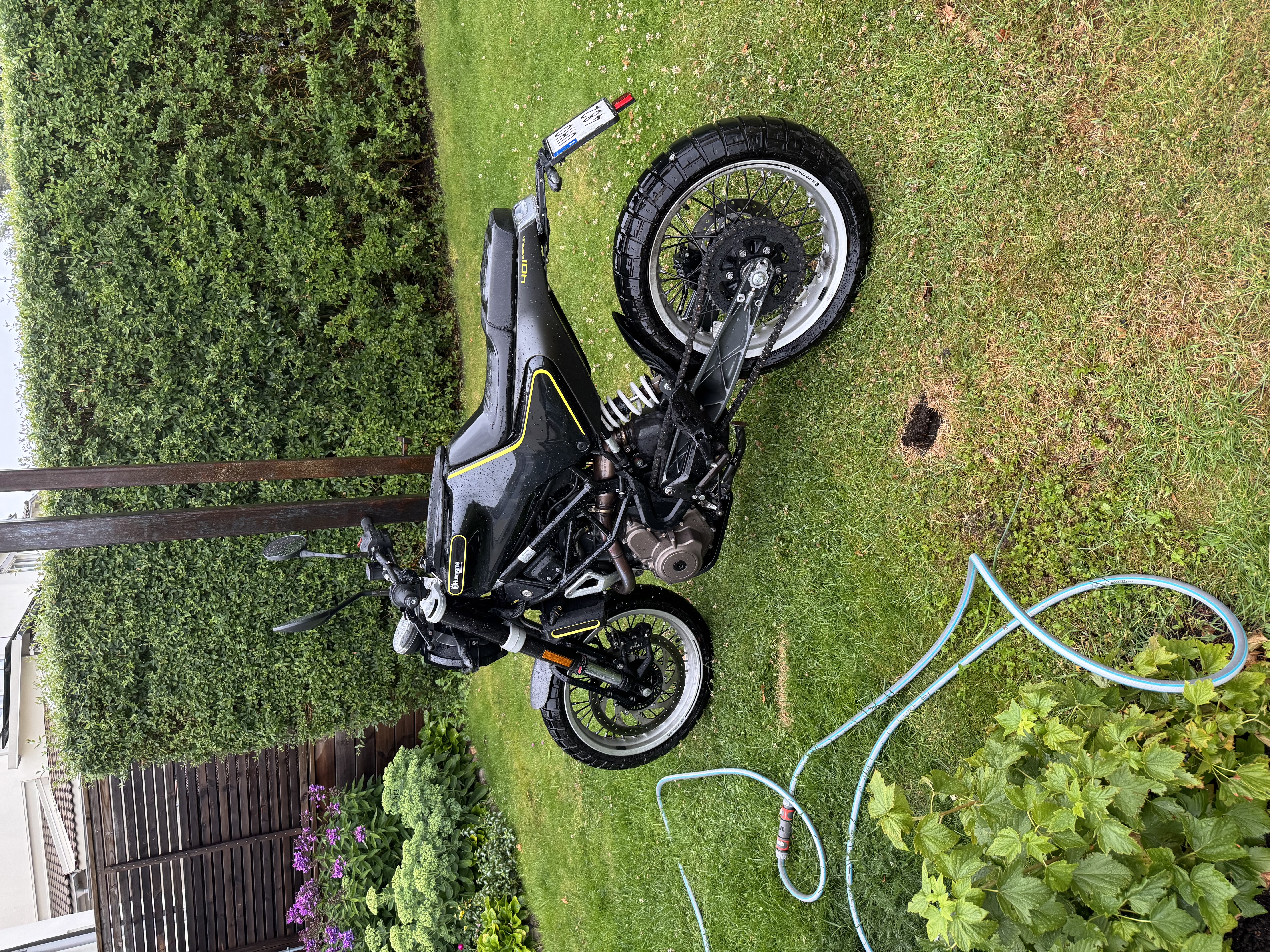 Husqvarna svartpilen 401
