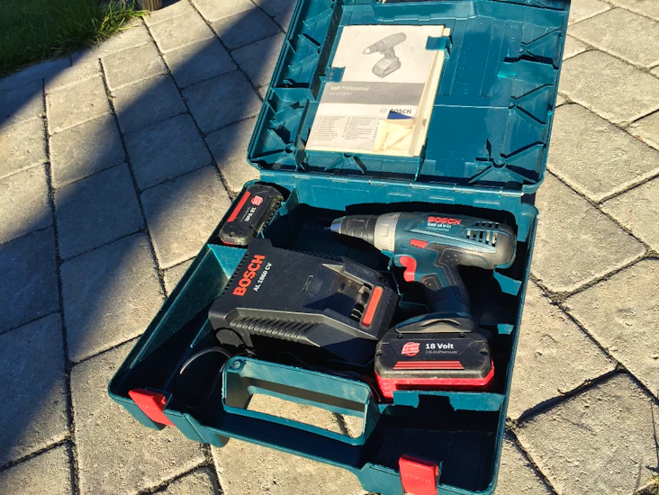 Skruvdragare bosch blå 18v