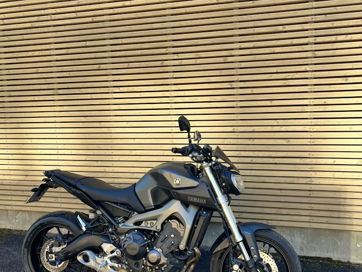 Yamaha mt-09 abs 2015 vuokralle