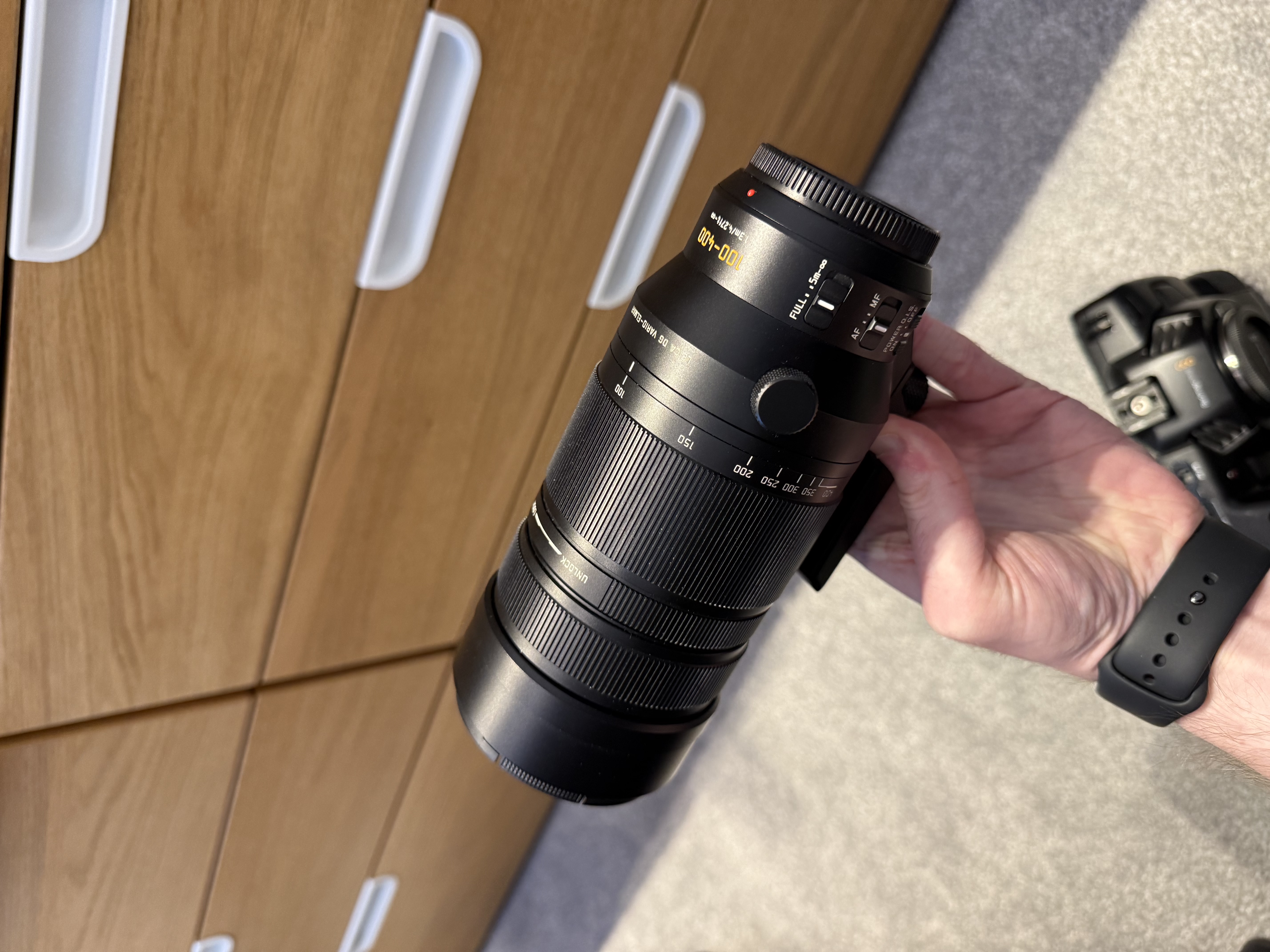 Panasonic 100-400mm f4-6.3 leica dg vario-elmar power ois lens