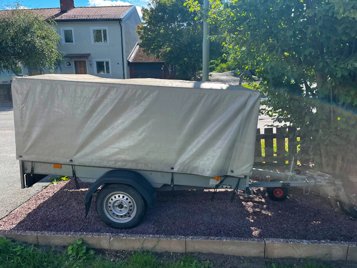 Tippbart gallersläp med kapell (avtagbart)