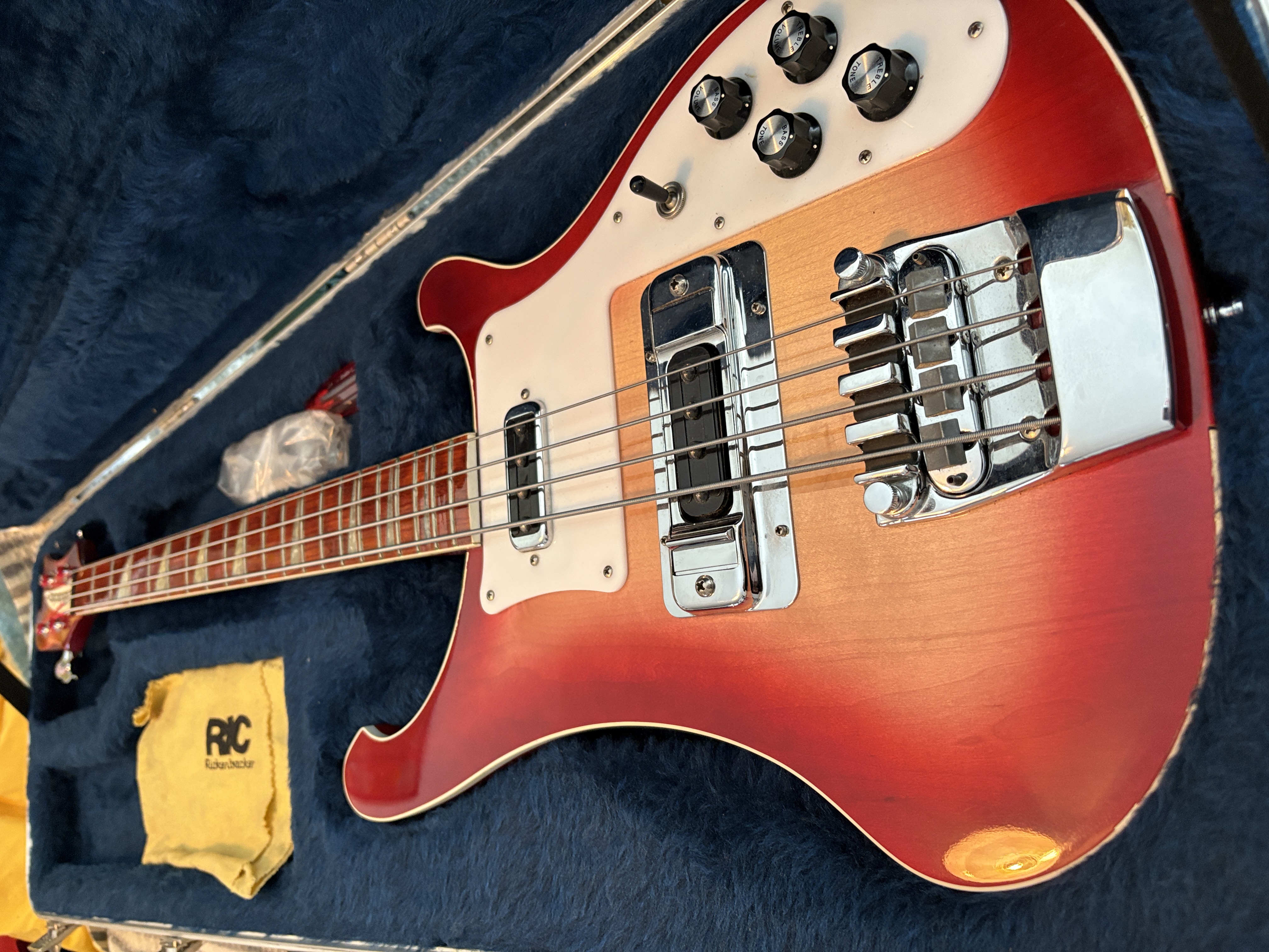 Rickenbacker 4003 