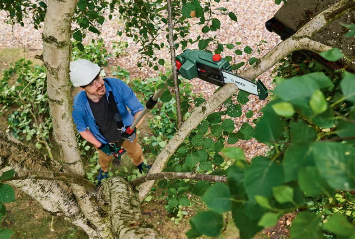 Bosch universal kjedesag m/teleskopstang 18v solo