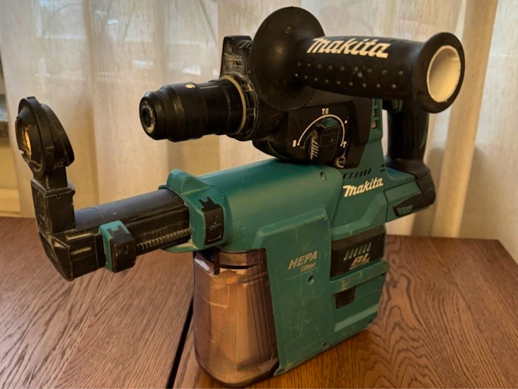 Borrhammare med dammsugare