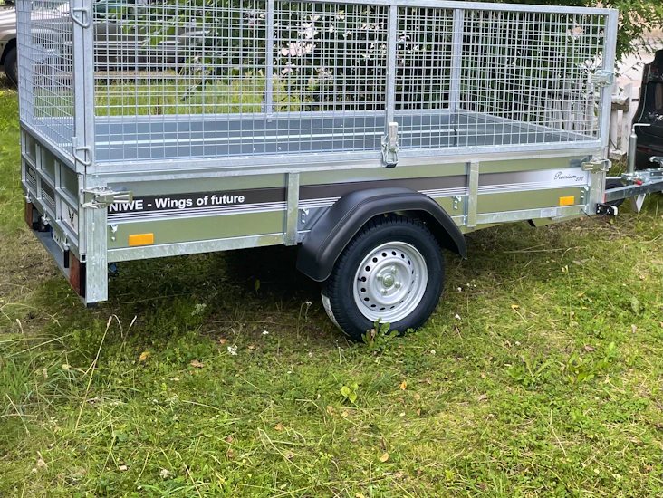 Praktiskt släp för längre hyresperioder