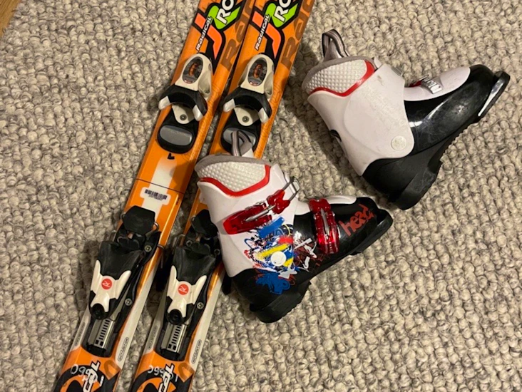 Slalomskidor + pjäxor barn 92 cm