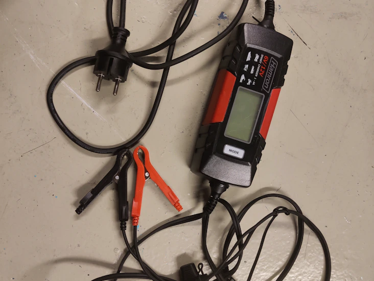 Batteriladdare för bil, m.fl. fordon.