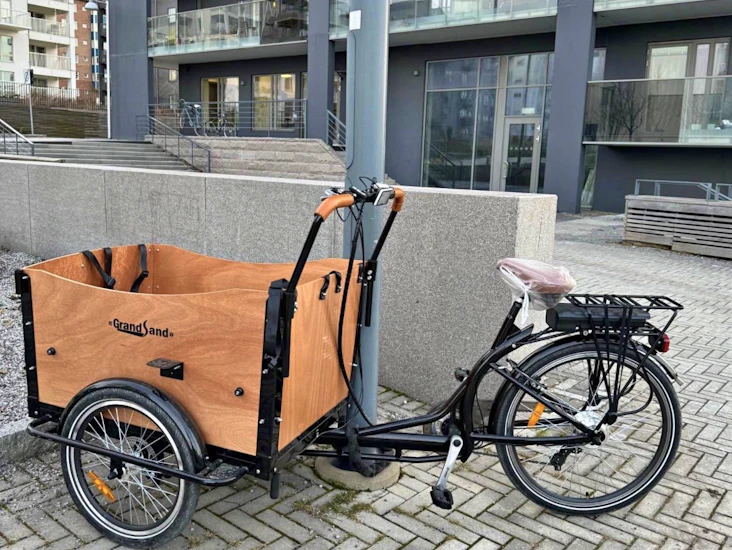 🎶 lådcykel med el & jbl – perfekt för sommar i landskrona