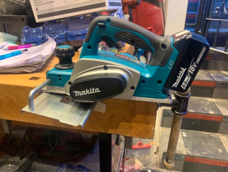 El hyvel makita på batteri (dammsugare )