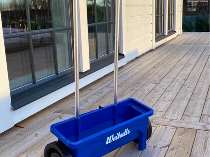 Spridarvagn/spridare för gödsel och gräsfrön