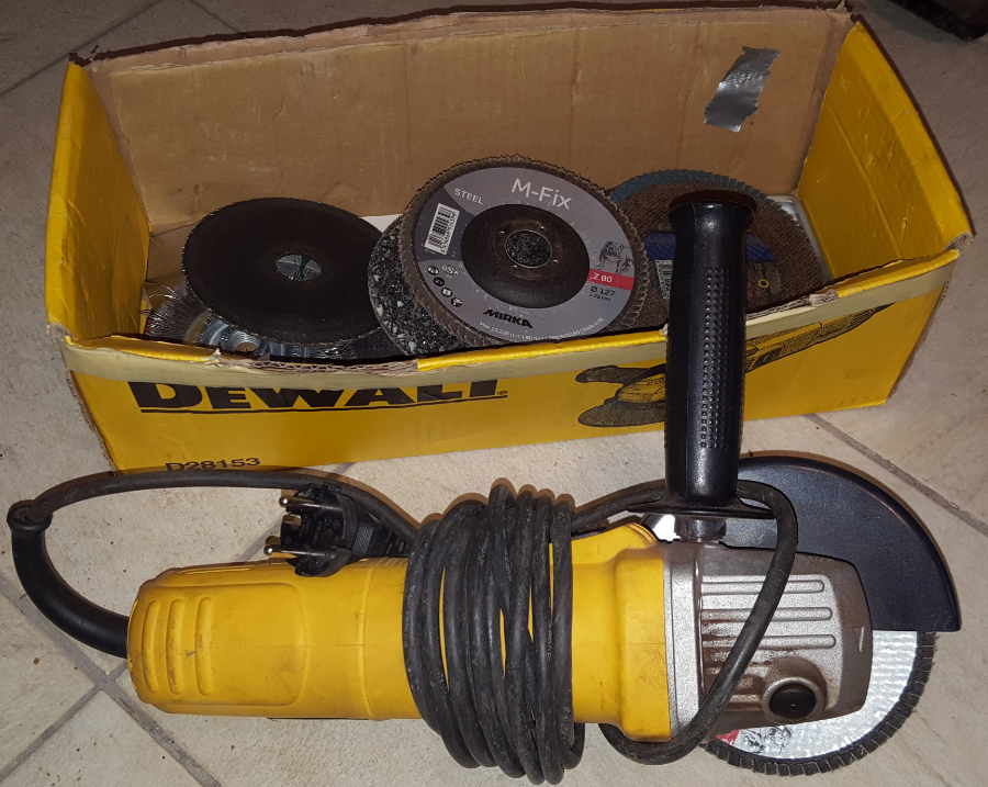 Dewalt vinkelslip med diverse tillbehör