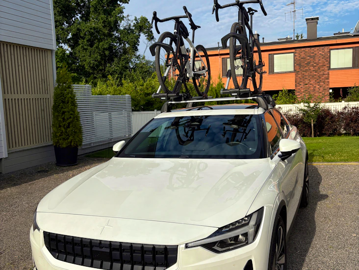 Polestar 2 kattotelineet