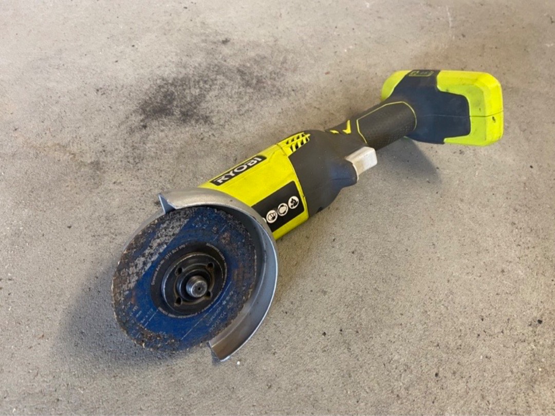 Ryobi vinkelslipper m/ kutte- og slipeskiver
