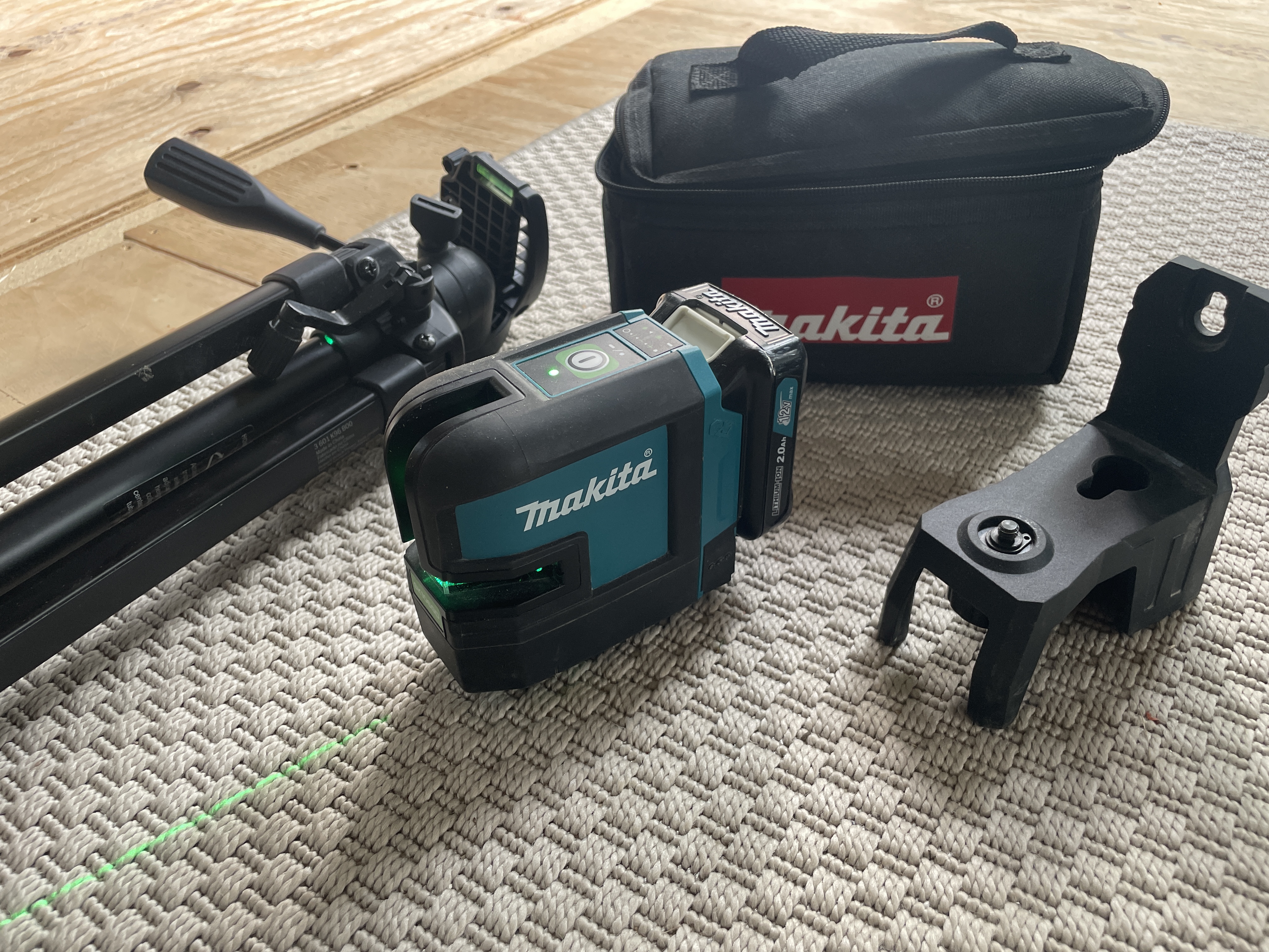 Korslaser makita 12v cxt grön ink stativ