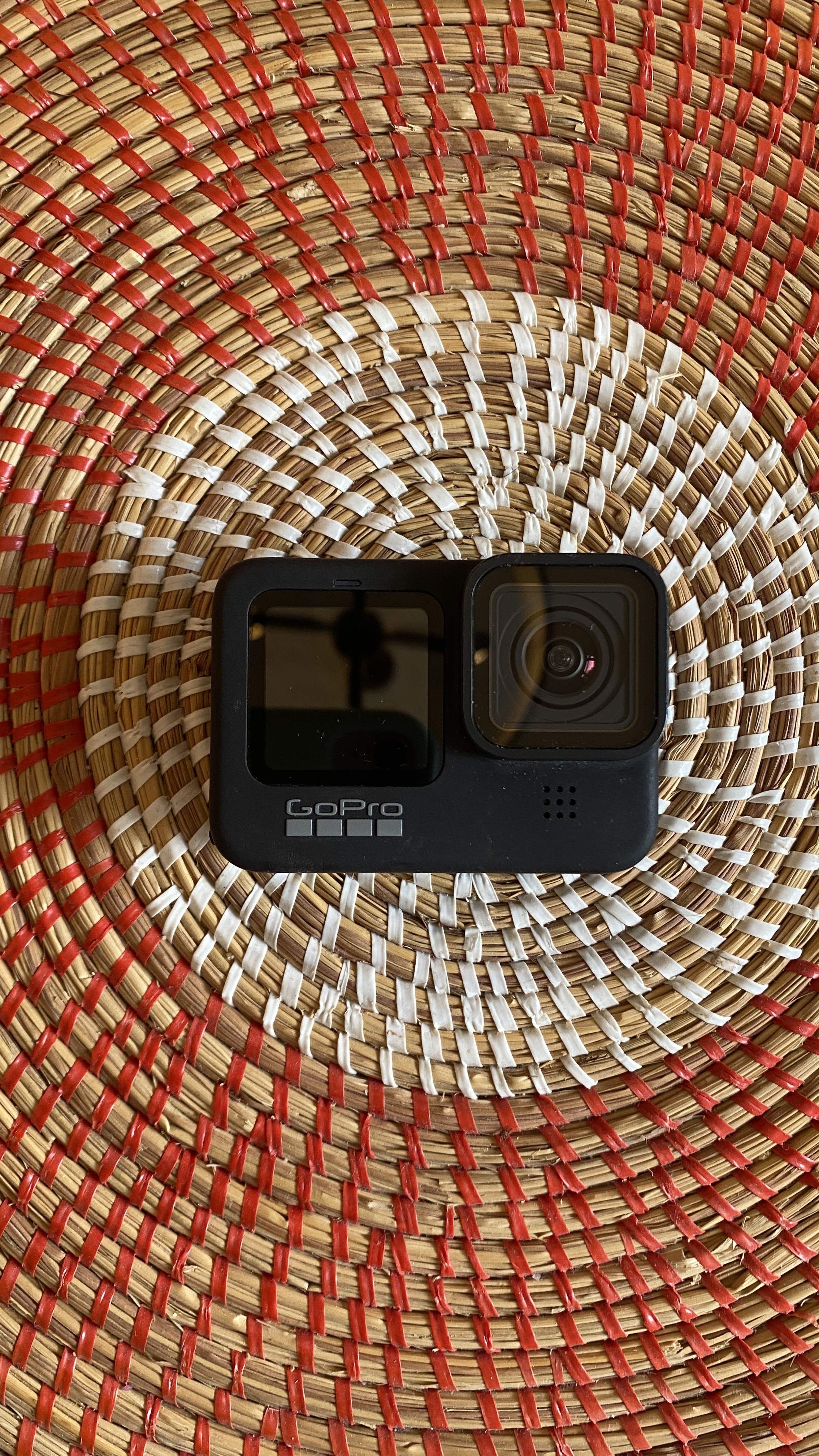 Gopro hero 9 with batteries + selfie stick