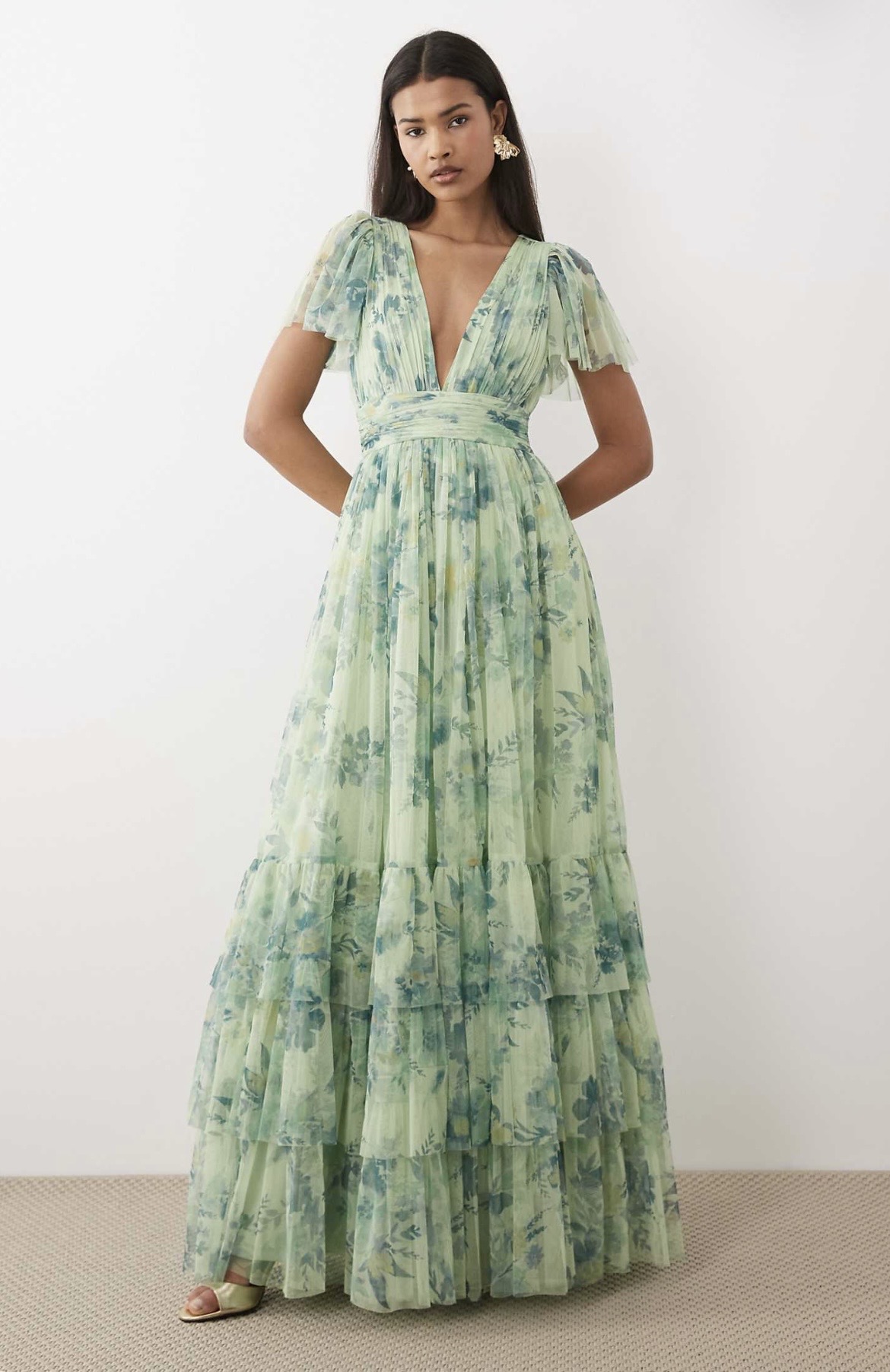 Festkjole leies ut (lace & beads) – str. 38/s-m | perfekt til bryllup og fest