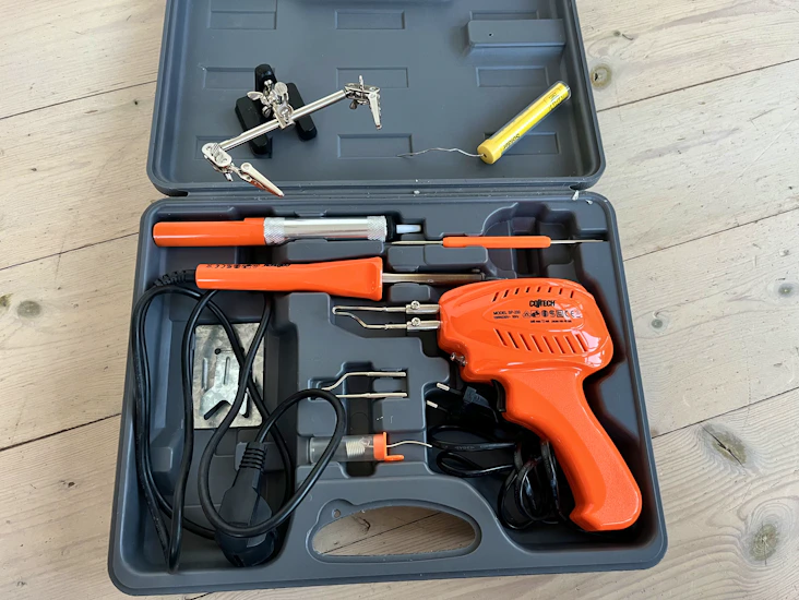 Lödnings-kit inkl. lödkolv mm.