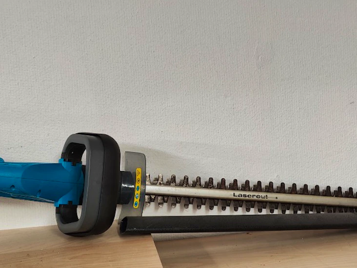 Lätt och smidig batteridriven häcksax