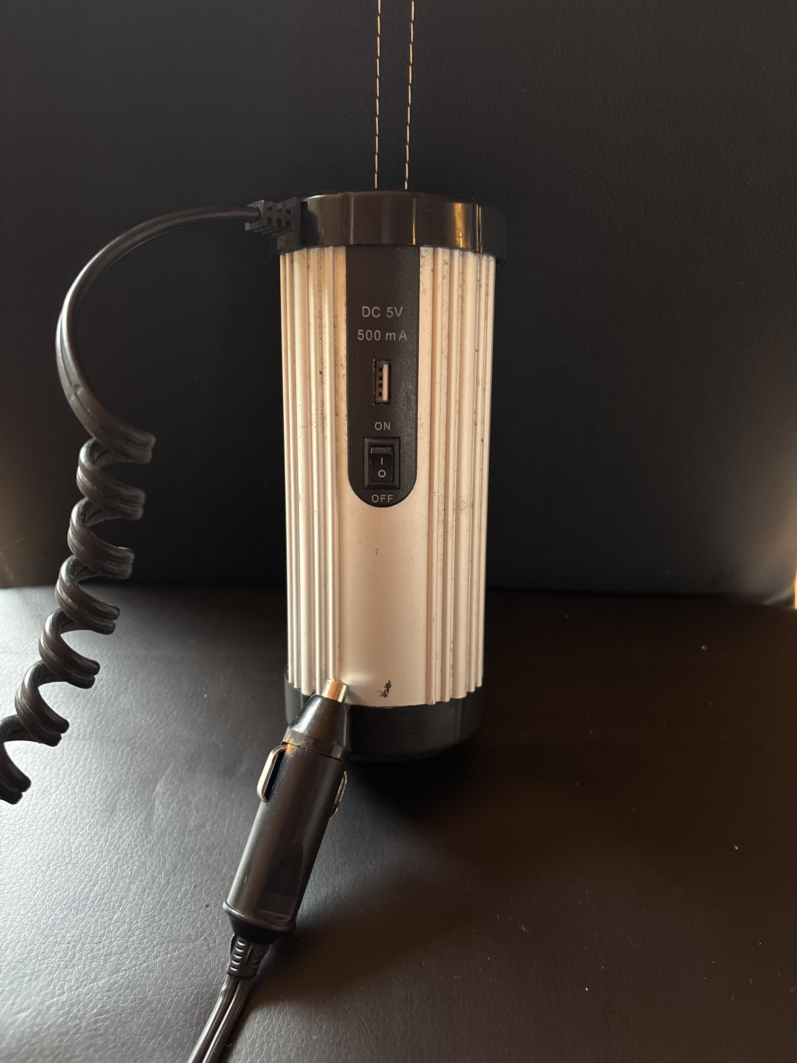 Power inverter 150 w – omvandlare 12 v cigarettuttag till 230 v med usb. 