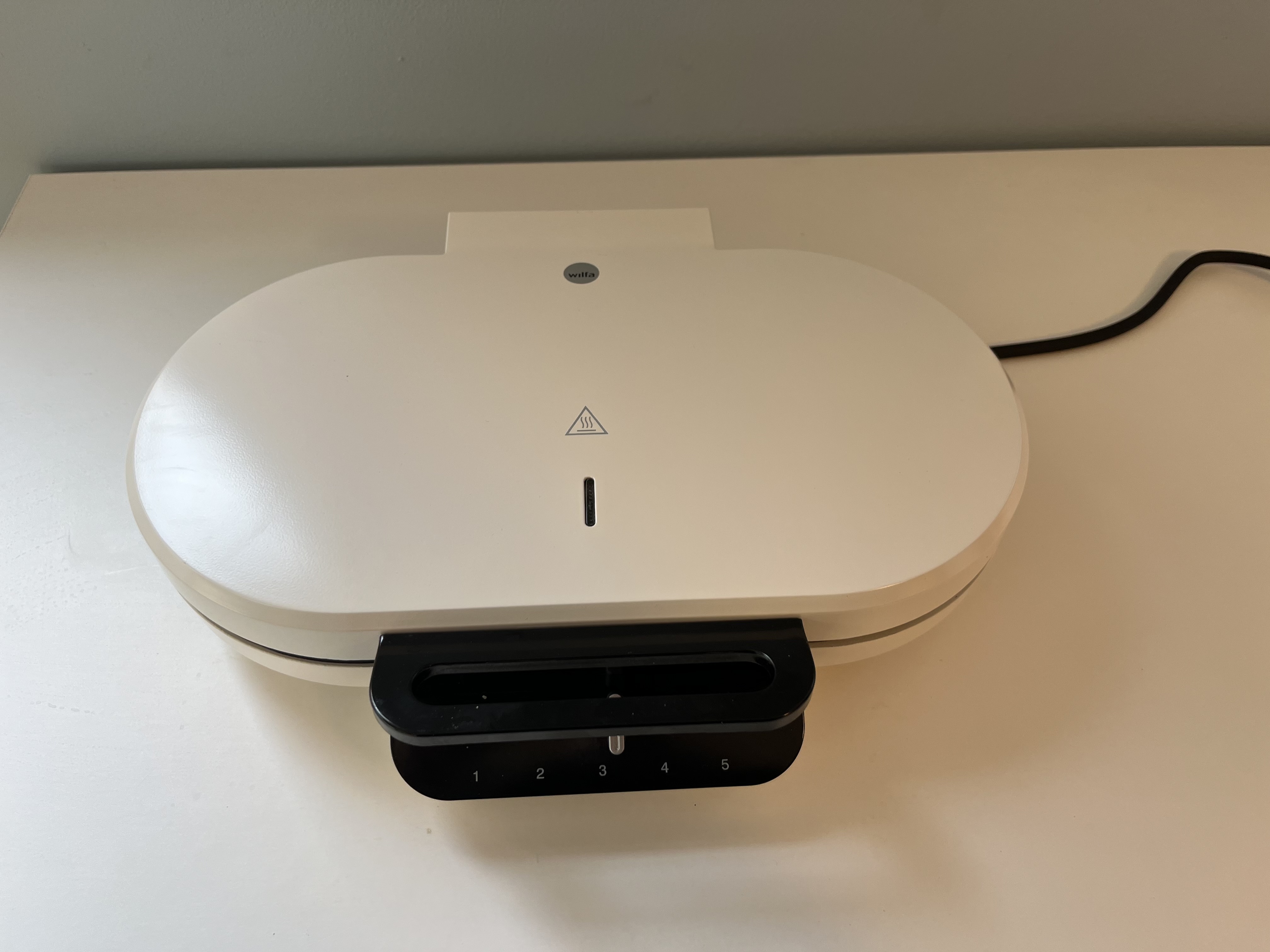 Dobbelt vaffeljern – stek to store hjertevafler samtidig!