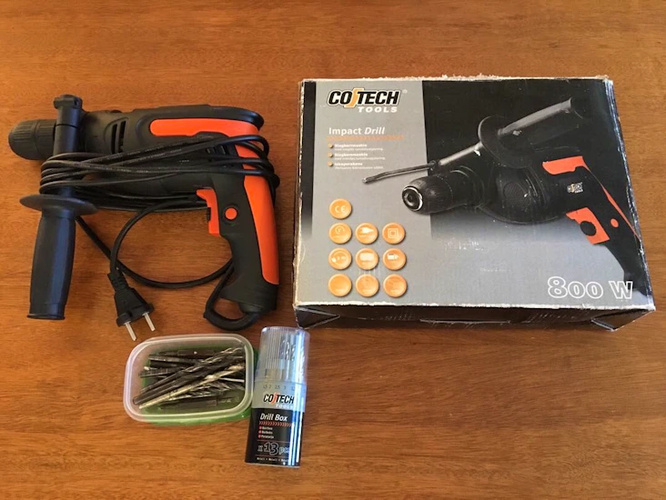 Slagborr med borrhuvuden