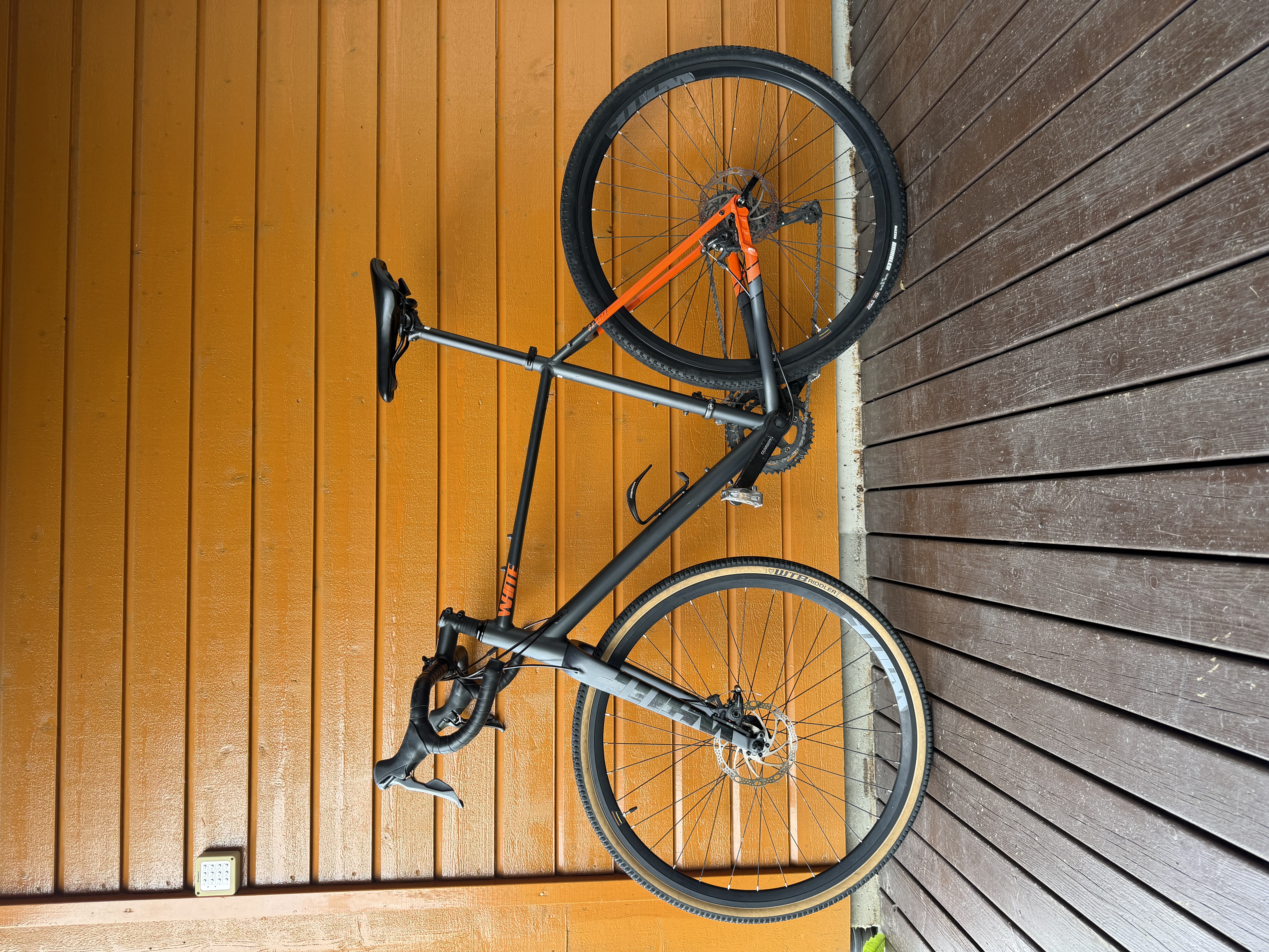 White gx ltd gravelbike 
