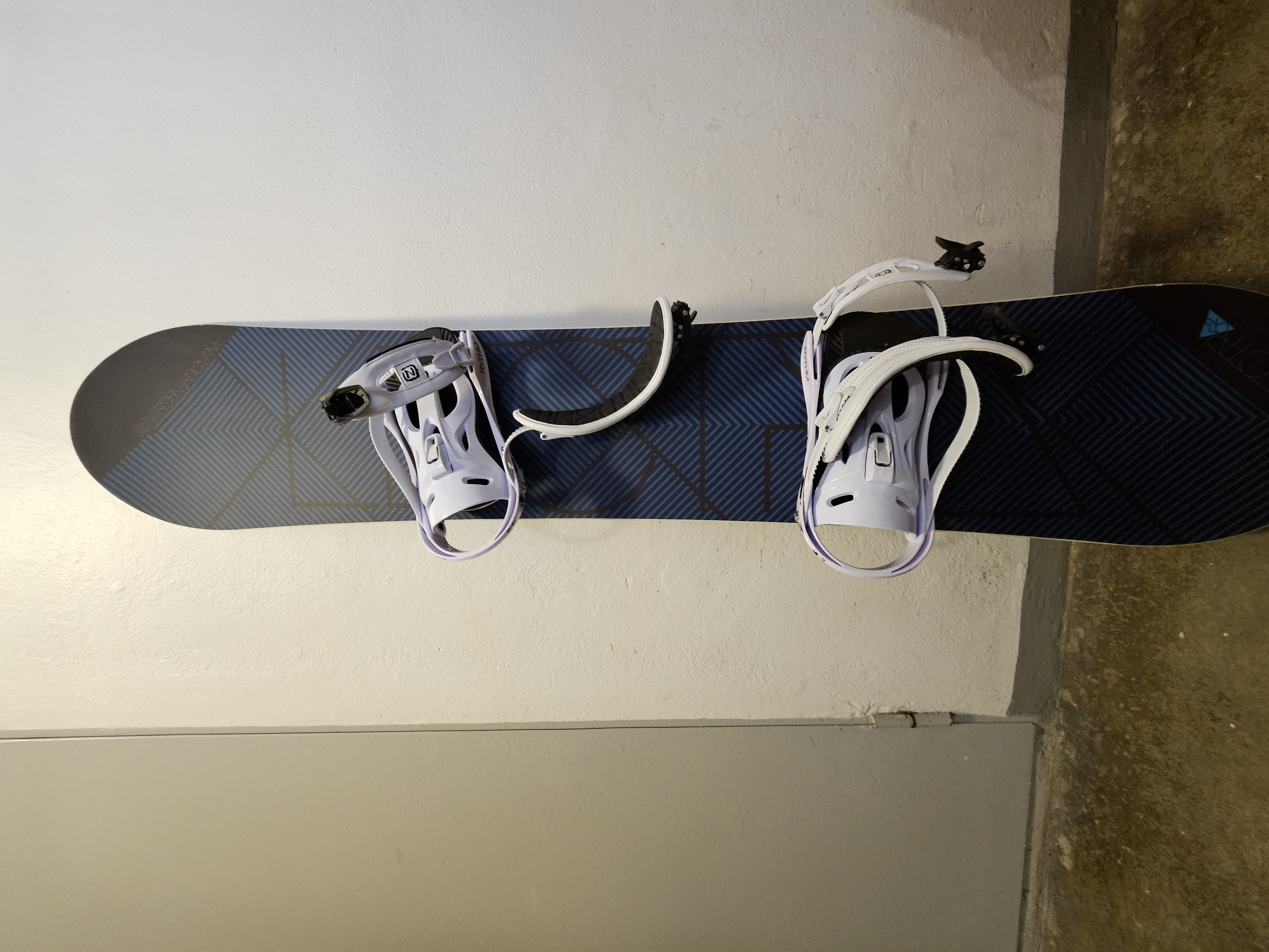 Snowboard med binding og sko 