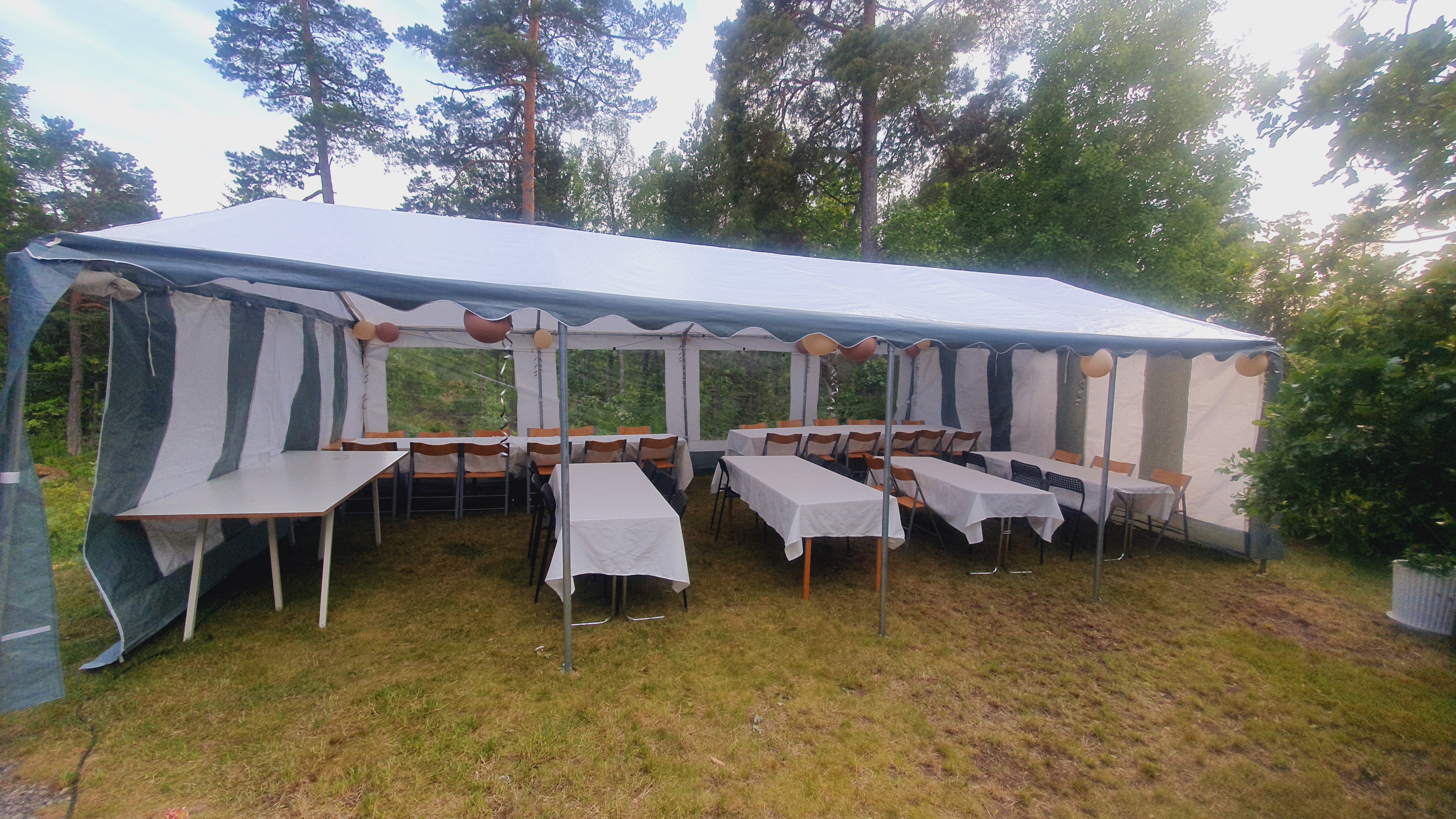 Partytältet är 5 x 8 meter