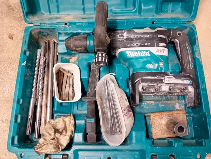 Makita akkukäyttöinen kombivasara