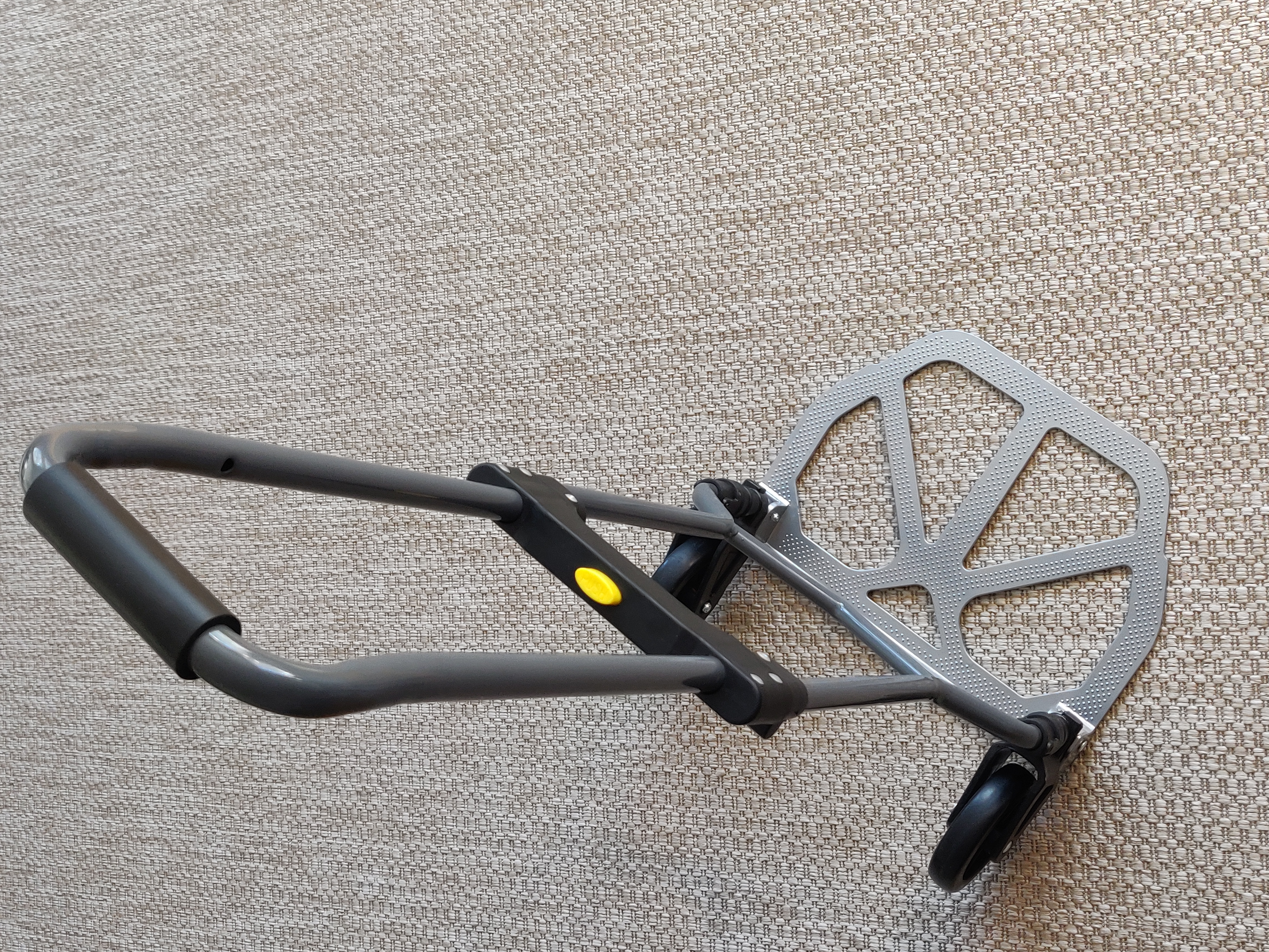 Kokoontaitettava nokkakärry