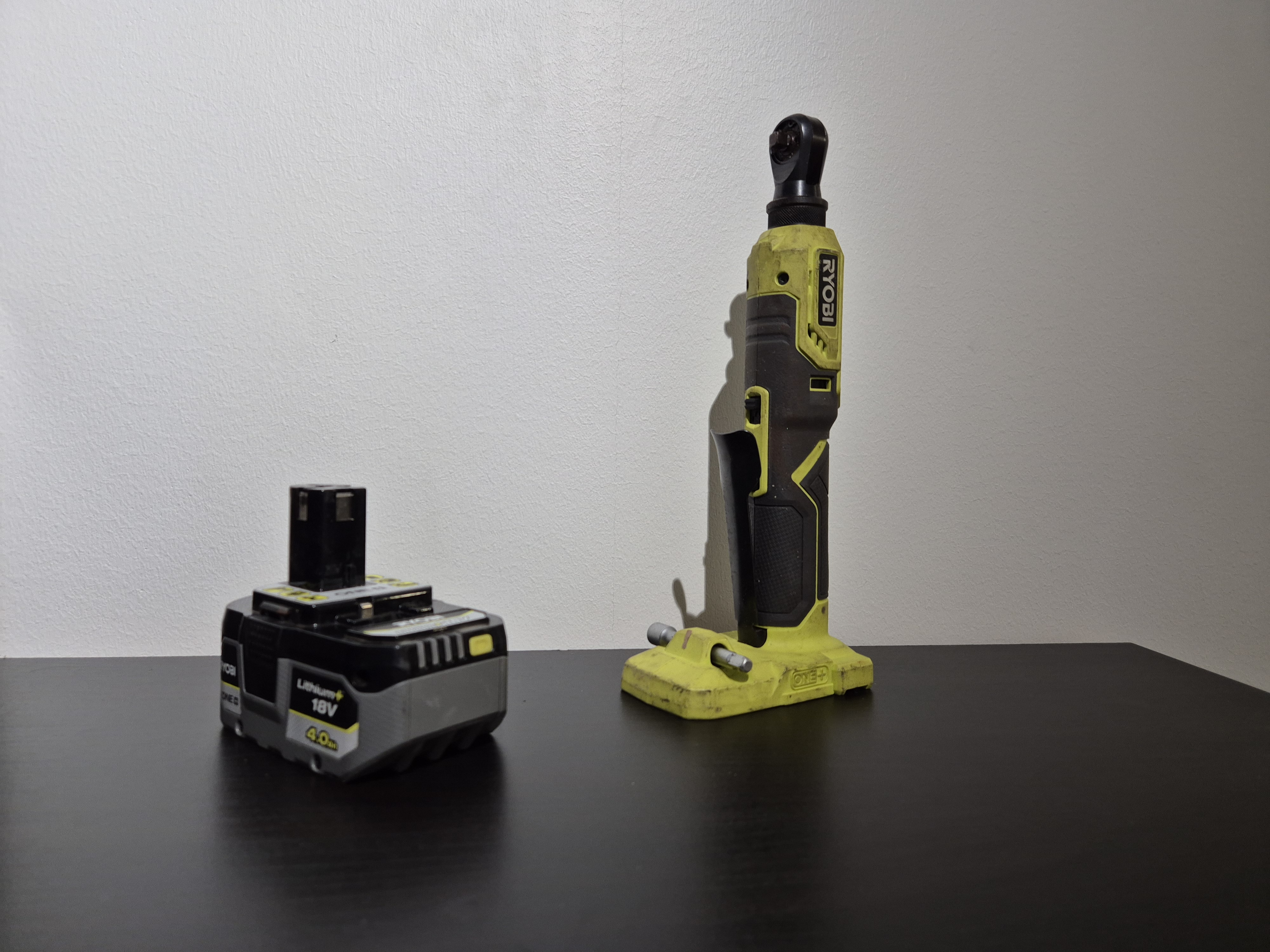 Ryobi räikkäväännin