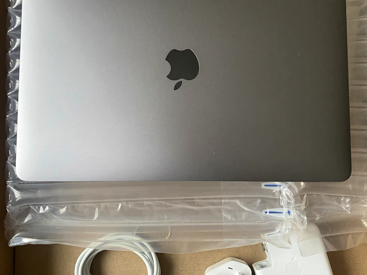 macbook pro 13-inch m2
