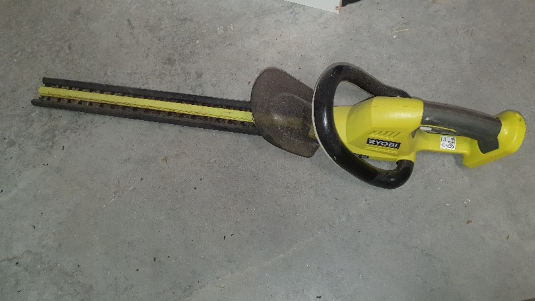 Ryobi batteridriven häcksax