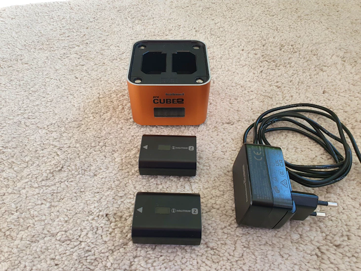 2x sony np-fz100 batterier + dubbel laddare