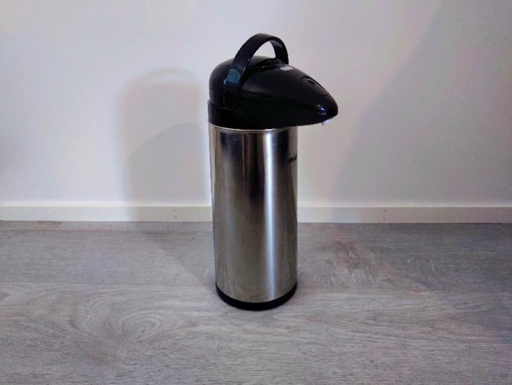 Airamin pumpputermos 1,9 litraa