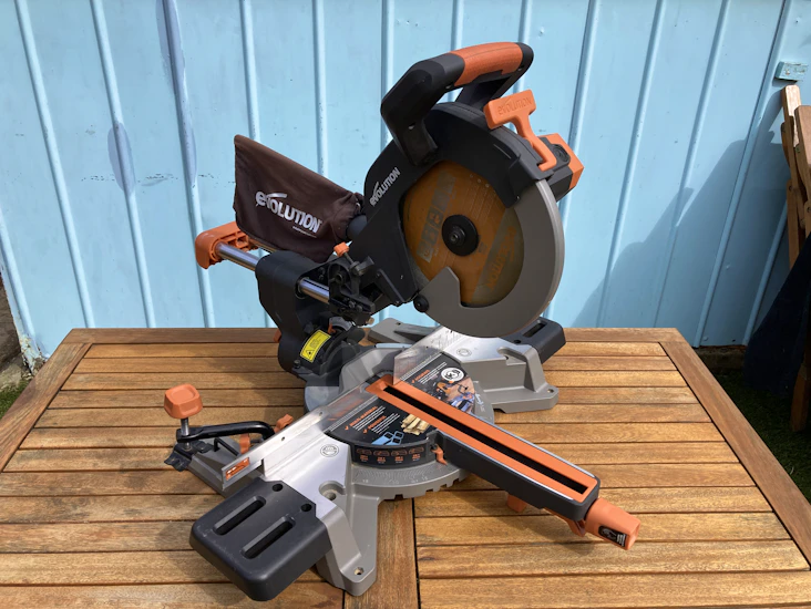 Mitre saw (evolution 2000w 240v 255mm corded)