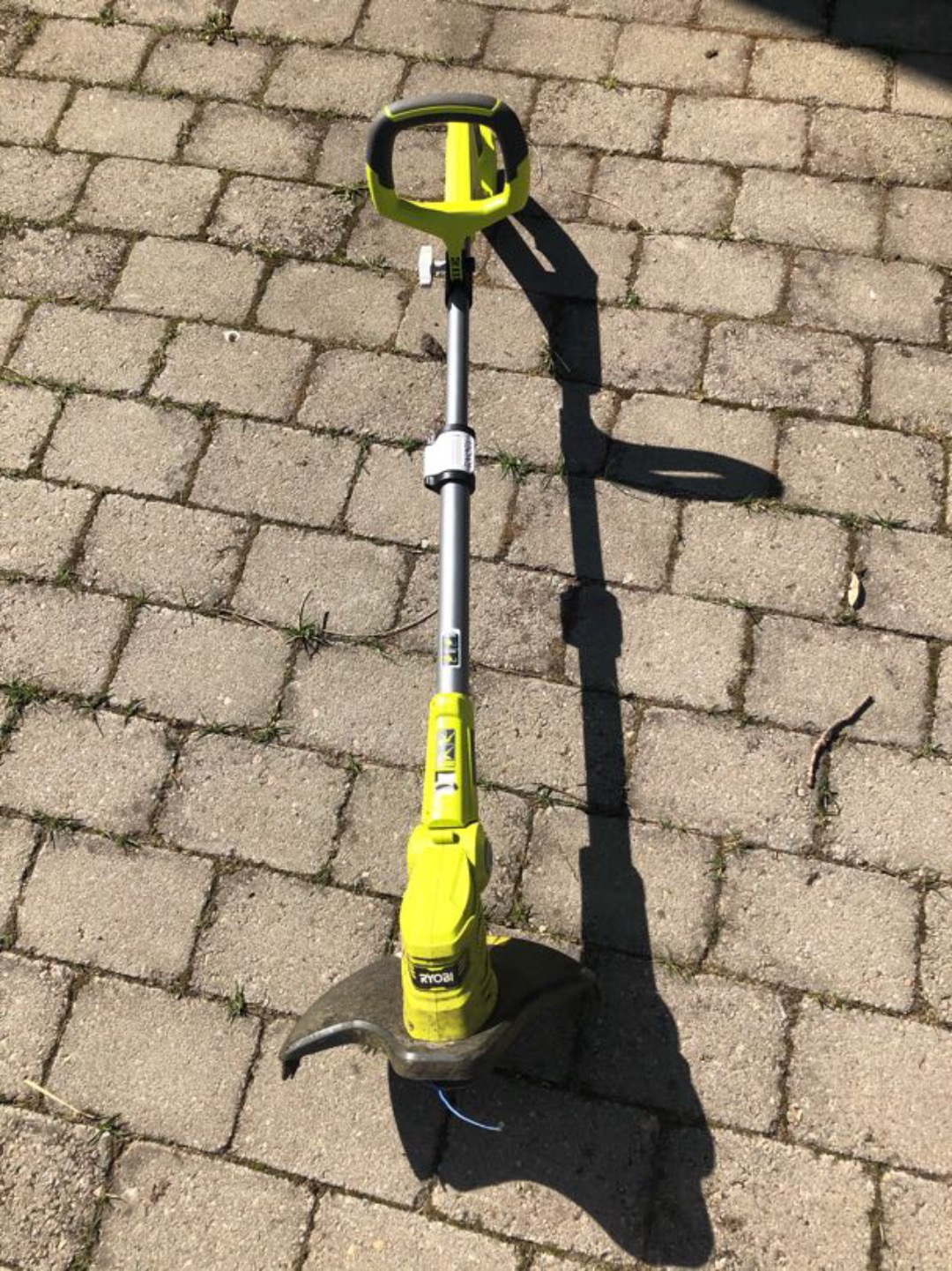 Batteridriven grästrimmer ryobi
