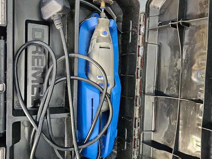 Dremel rotary tool + full accessory kit (cutting, sanding, grinding, polishing)