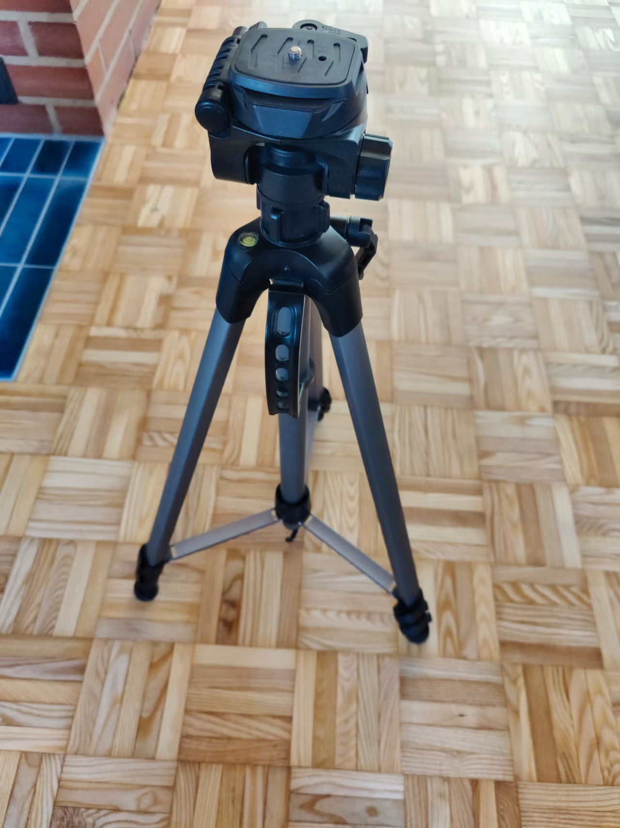 Camera stand / tripod with carrying bag